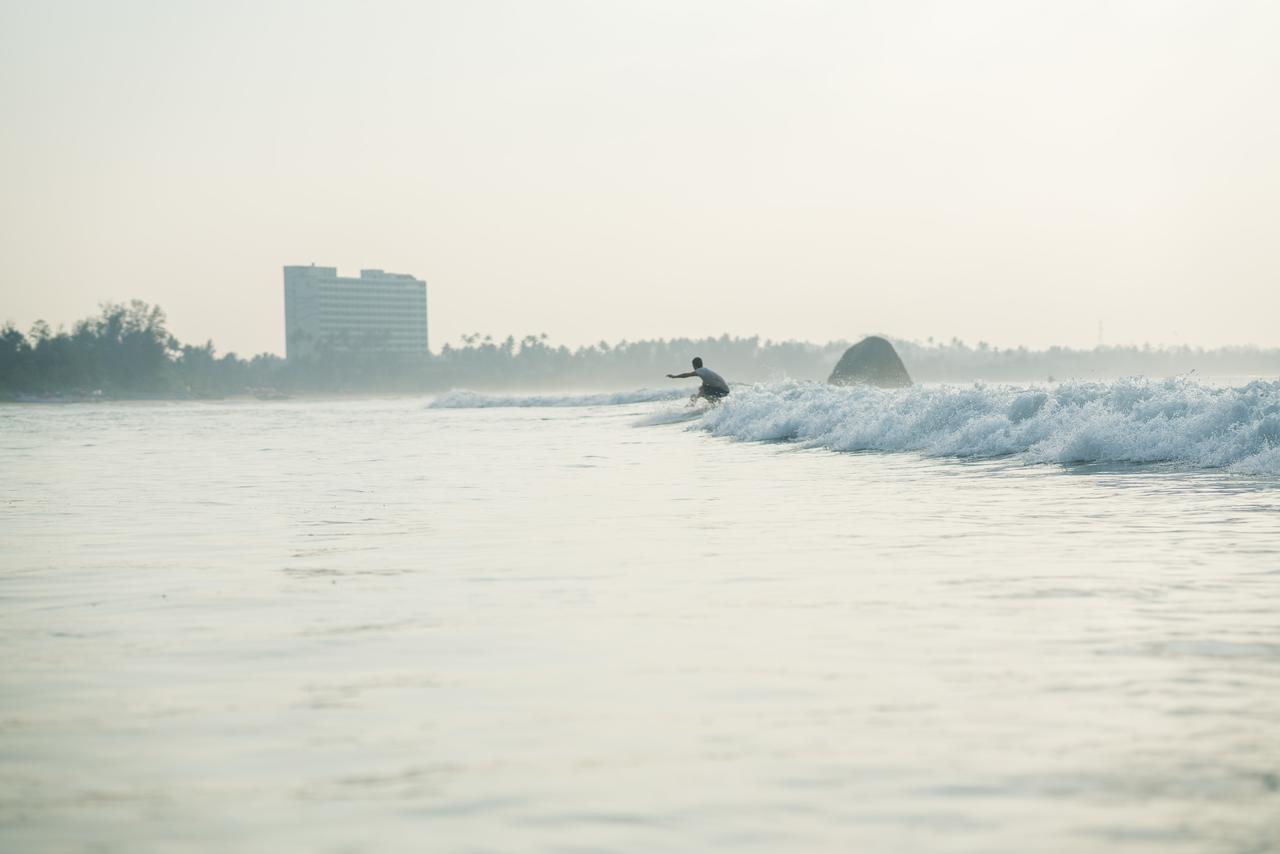 Ocean Bay Surf Resort Weligama Bagian luar foto