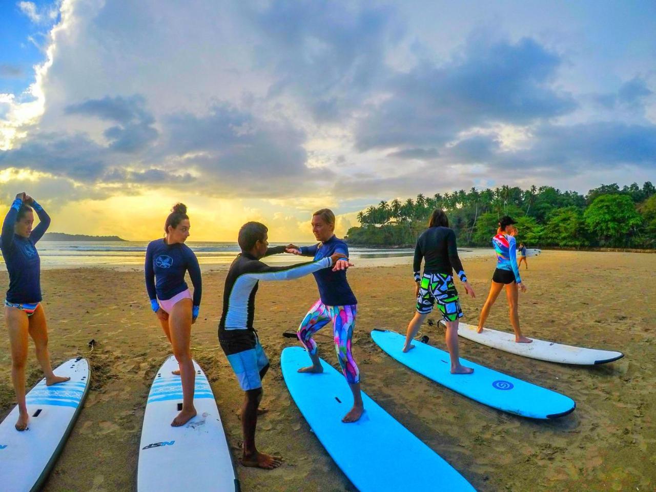 Ocean Bay Surf Resort Weligama Bagian luar foto