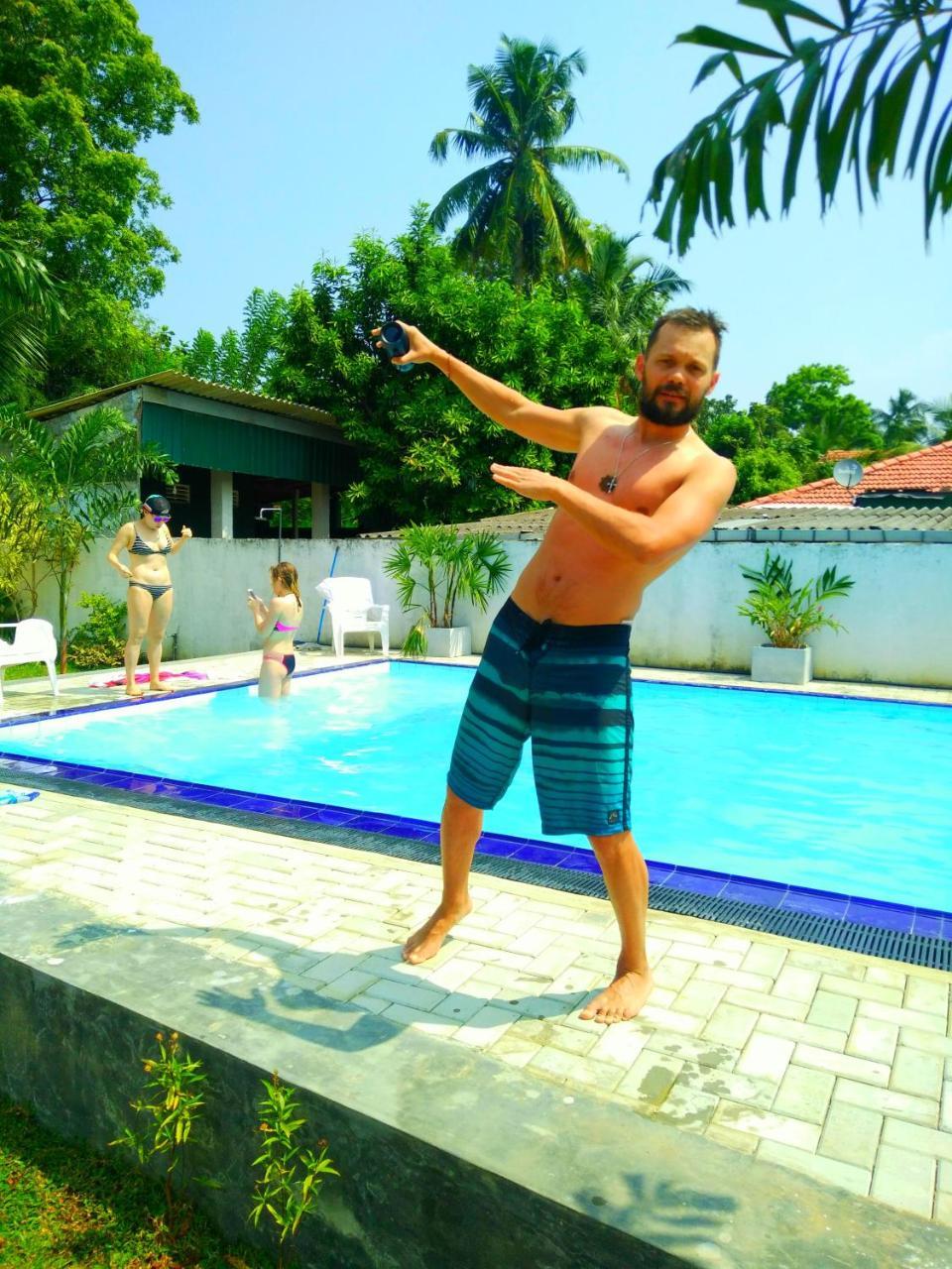 Ocean Bay Surf Resort Weligama Bagian luar foto