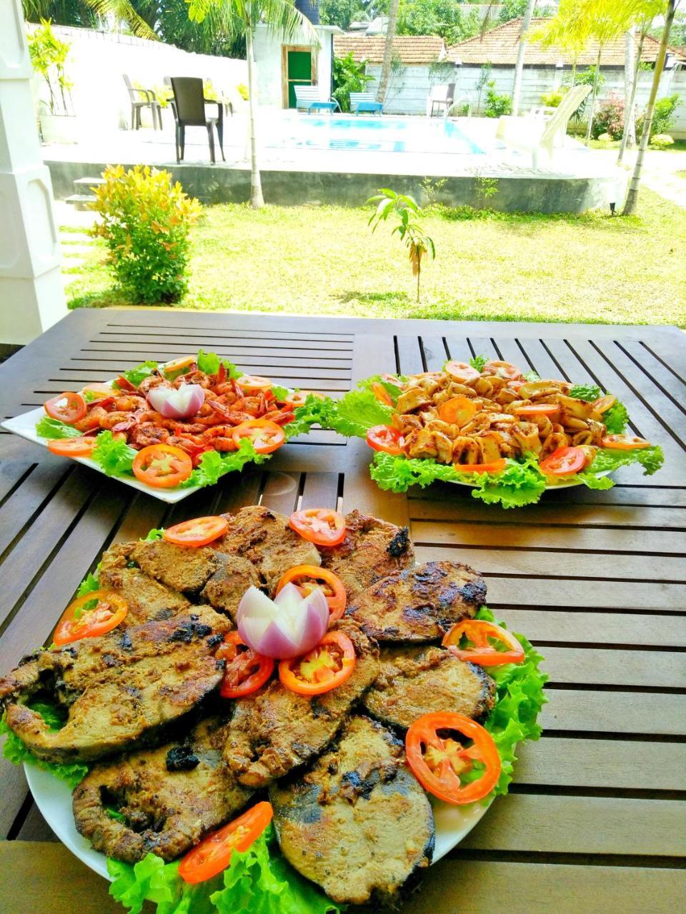 Ocean Bay Surf Resort Weligama Bagian luar foto