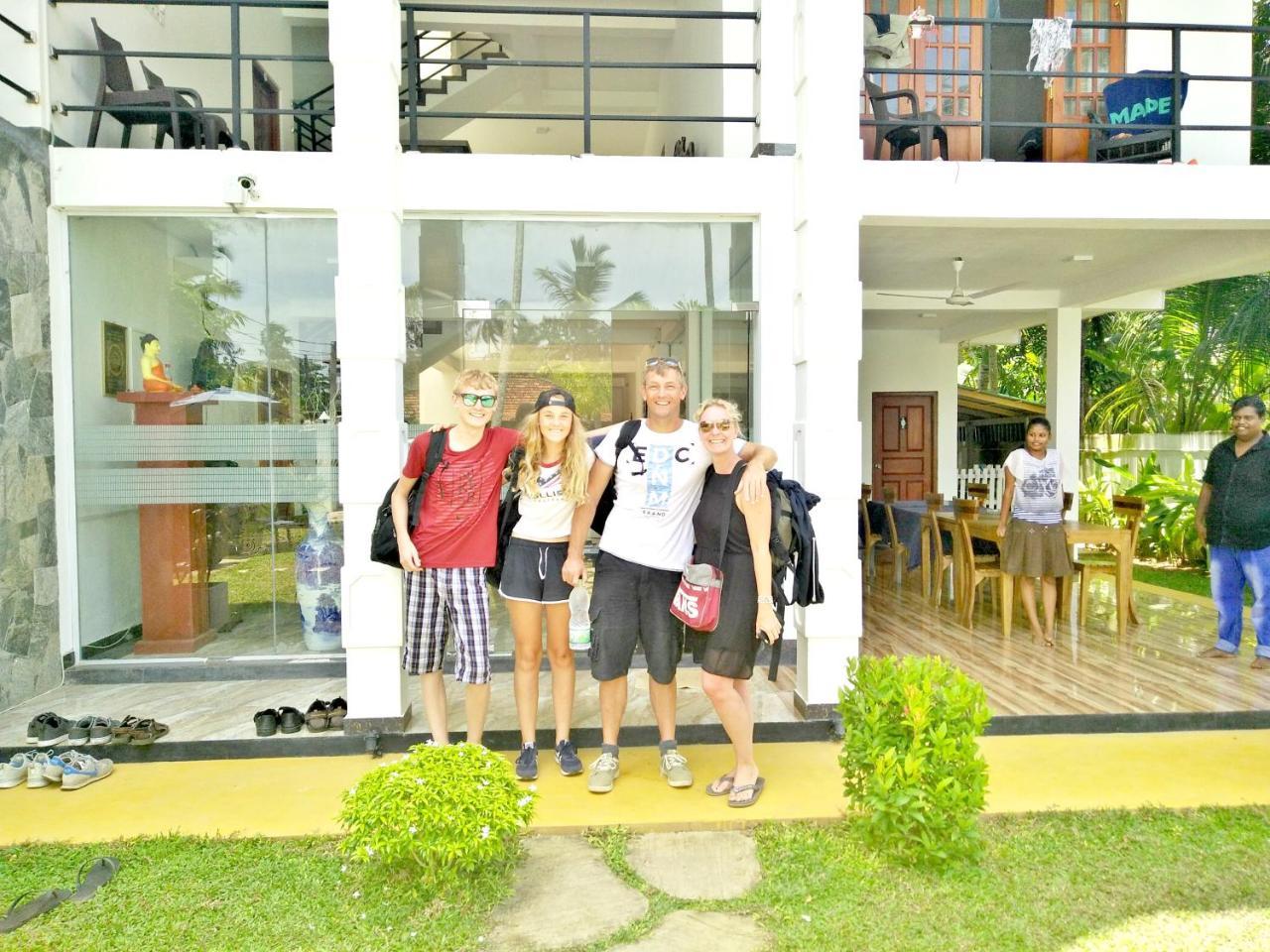 Ocean Bay Surf Resort Weligama Bagian luar foto