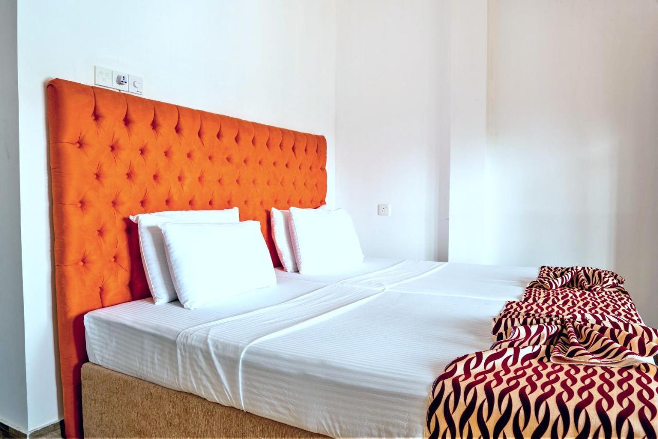 Ocean Bay Surf Resort Weligama Bagian luar foto