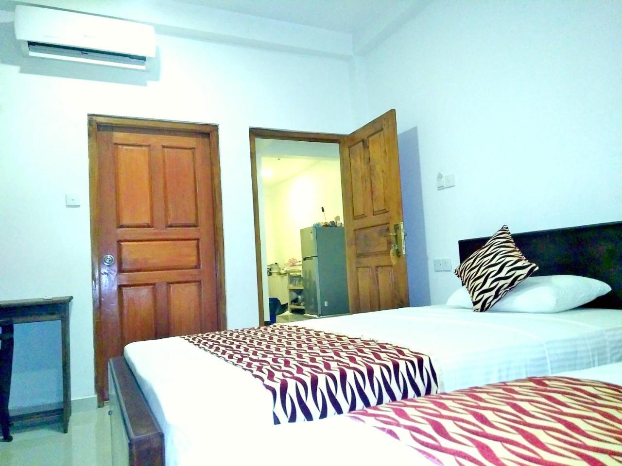Ocean Bay Surf Resort Weligama Bagian luar foto
