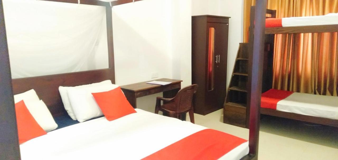Ocean Bay Surf Resort Weligama Bagian luar foto