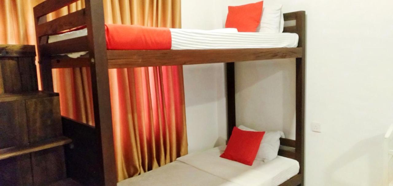 Ocean Bay Surf Resort Weligama Bagian luar foto